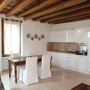 Apartment Centre 2 Bedroom Flat